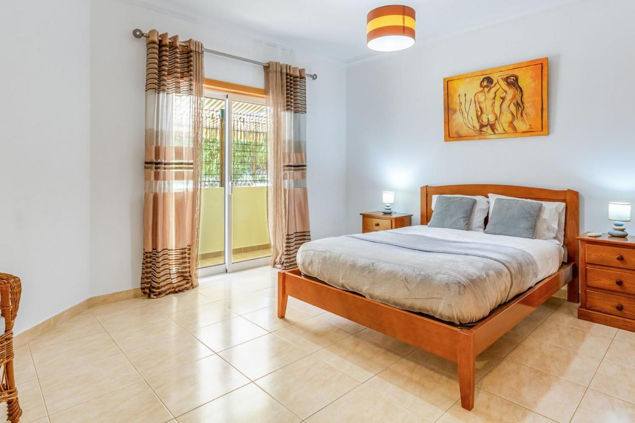 Spacious 2 Bdr Apartment W/ Patio By Lovelystay Armacao de Pera Exterior photo