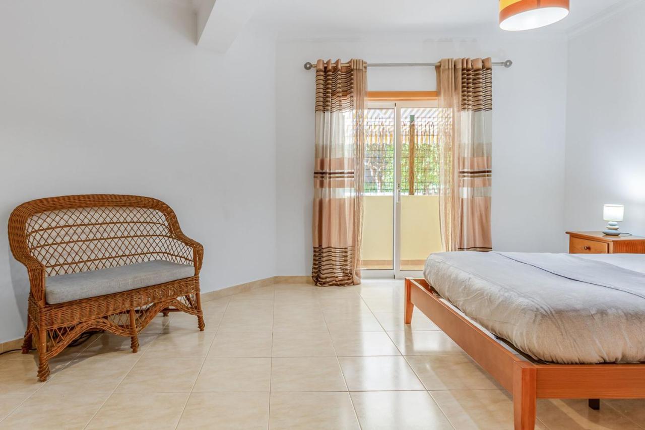 Spacious 2 Bdr Apartment W/ Patio By Lovelystay Armacao de Pera Exterior photo