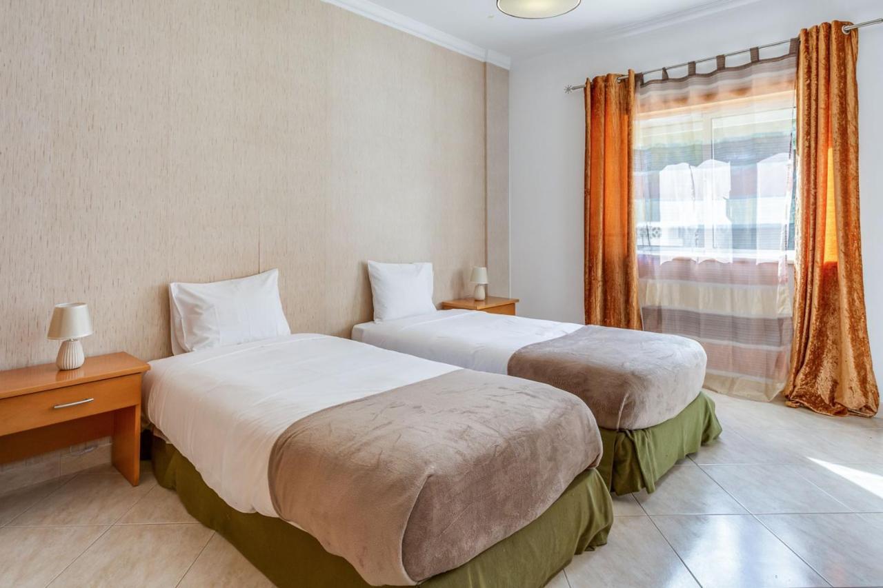 Spacious 2 Bdr Apartment W/ Patio By Lovelystay Armacao de Pera Exterior photo